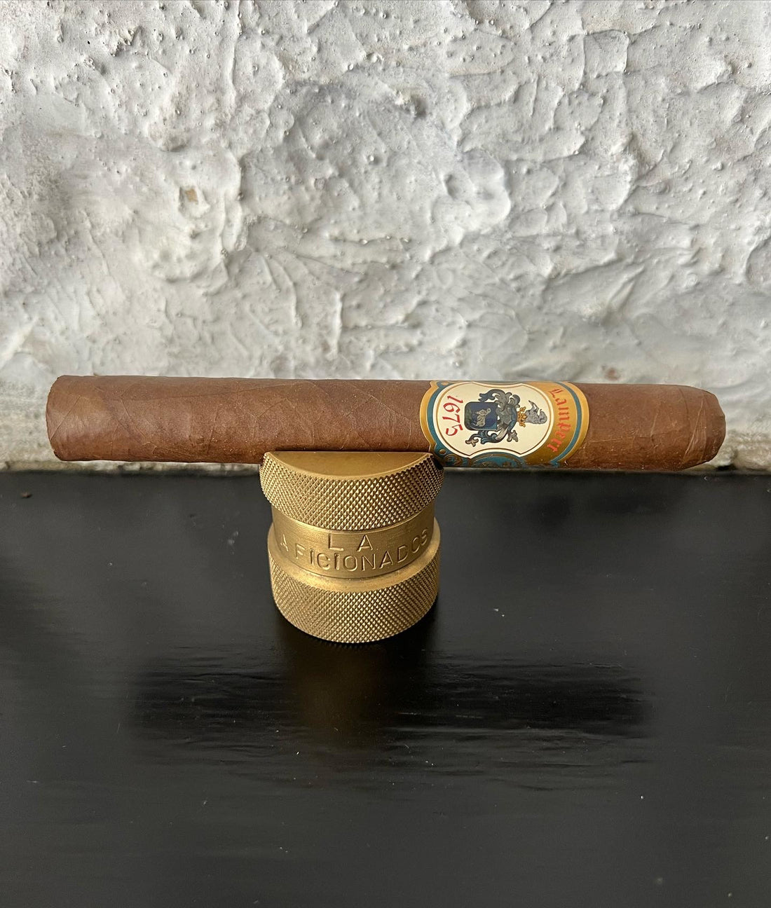 The Lampert 1675 Azul Toro