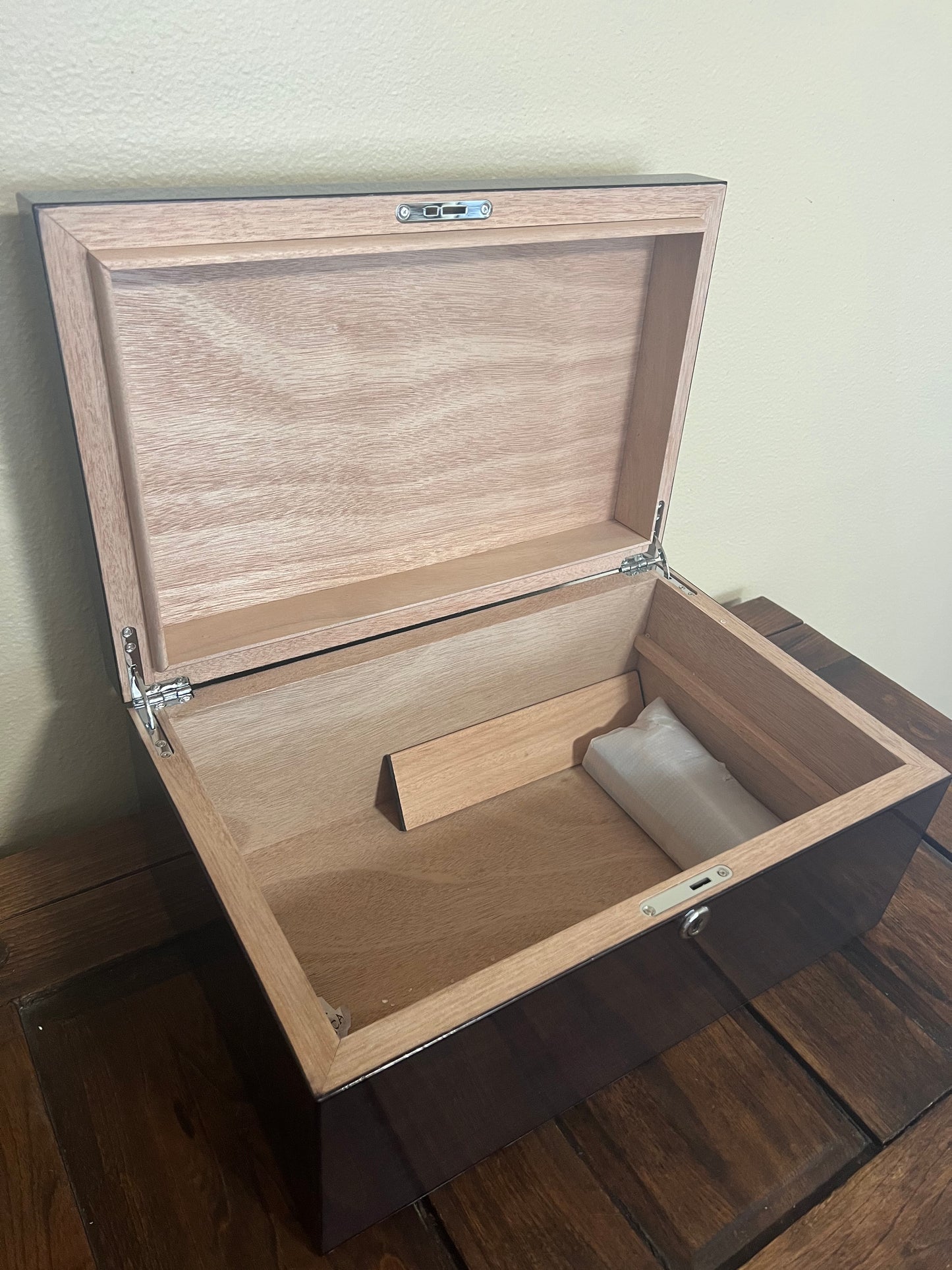 Brigham Parhelion Desktop Humidor (125 Ct.)