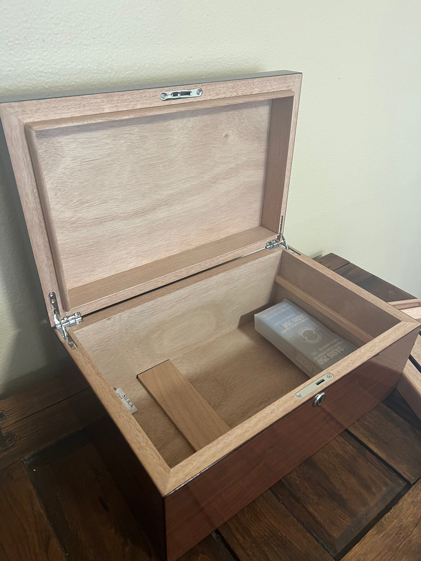 Brigham Parhelion Desktop Humidor (125 Ct.)