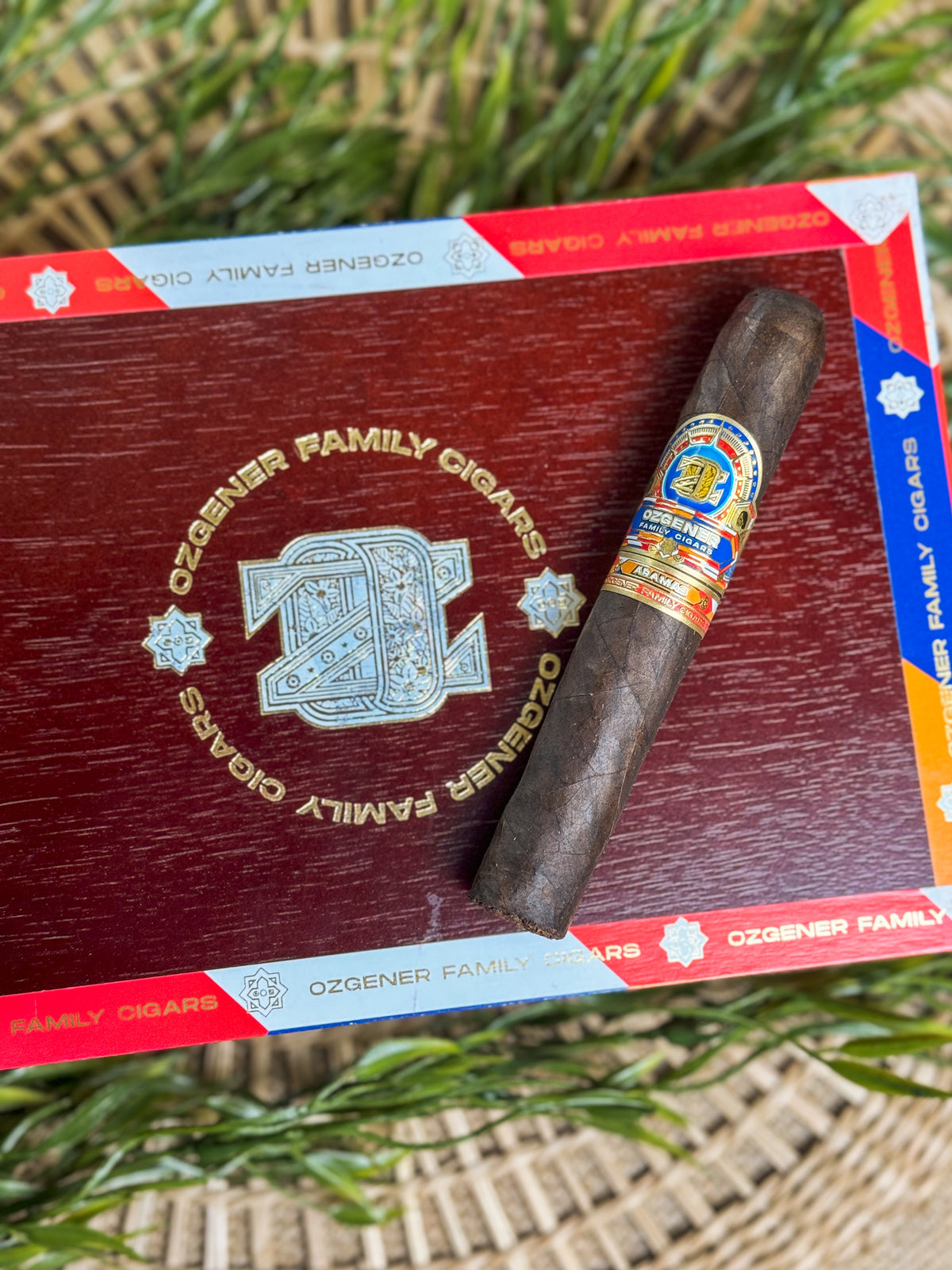 Ozgener Family Cigars Aramas A52